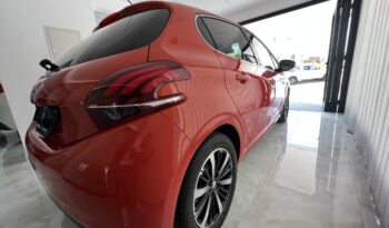 
									PEUGEOT 208 TECH EDITION full								