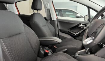 
									PEUGEOT 208 TECH EDITION full								