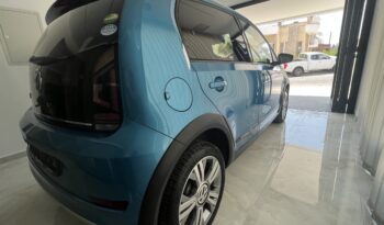 
									VW UP CROSS full								