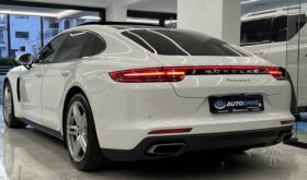 PORSCHE PANAMERA 4