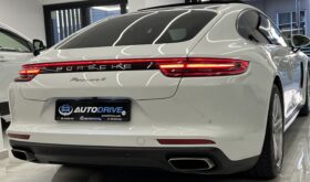 PORSCHE PANAMERA 4