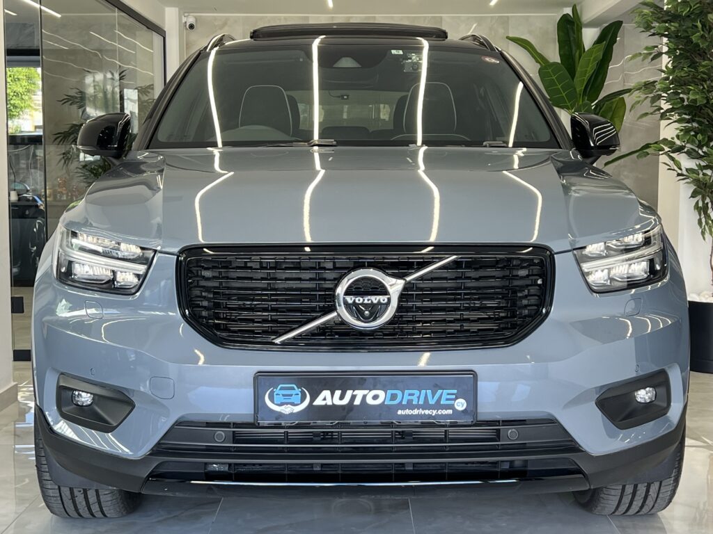 VOLVO XC40