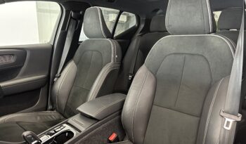 
									VOLVO XC40 full								