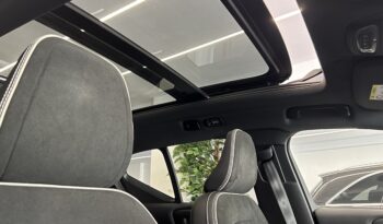 
									VOLVO XC40 full								