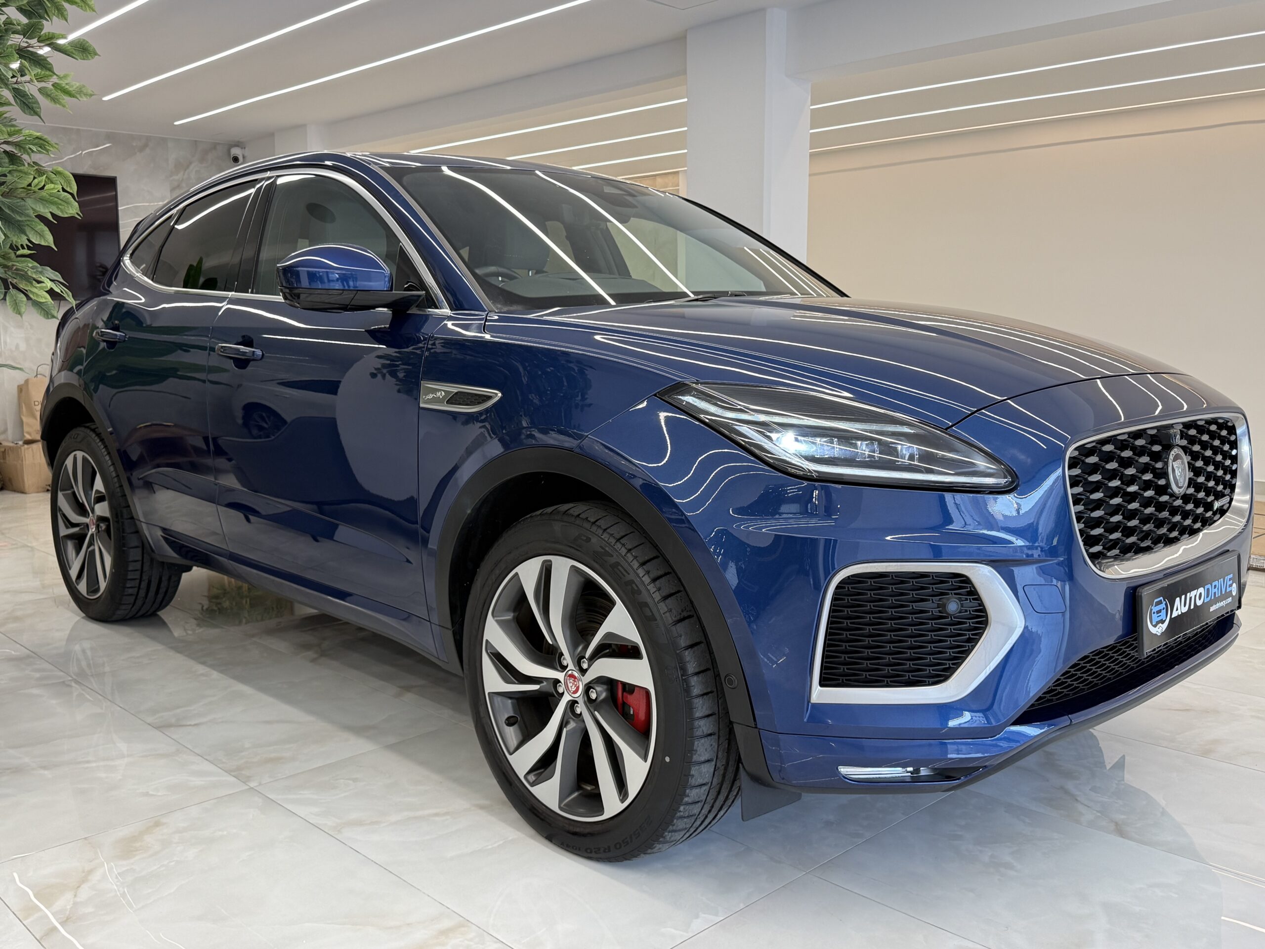 JAQUAR E-PACE photo 4