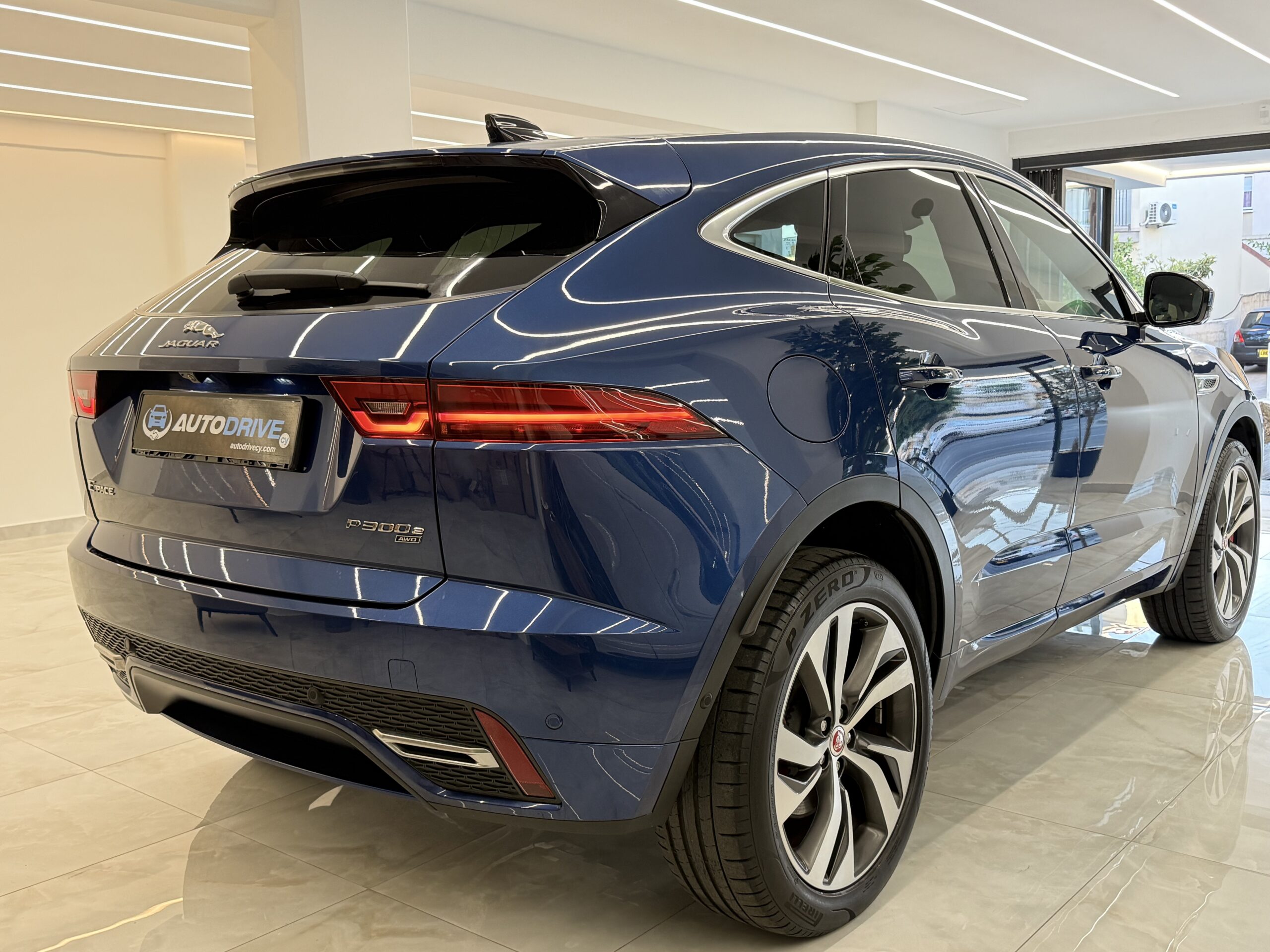 JAQUAR E-PACE photo 6