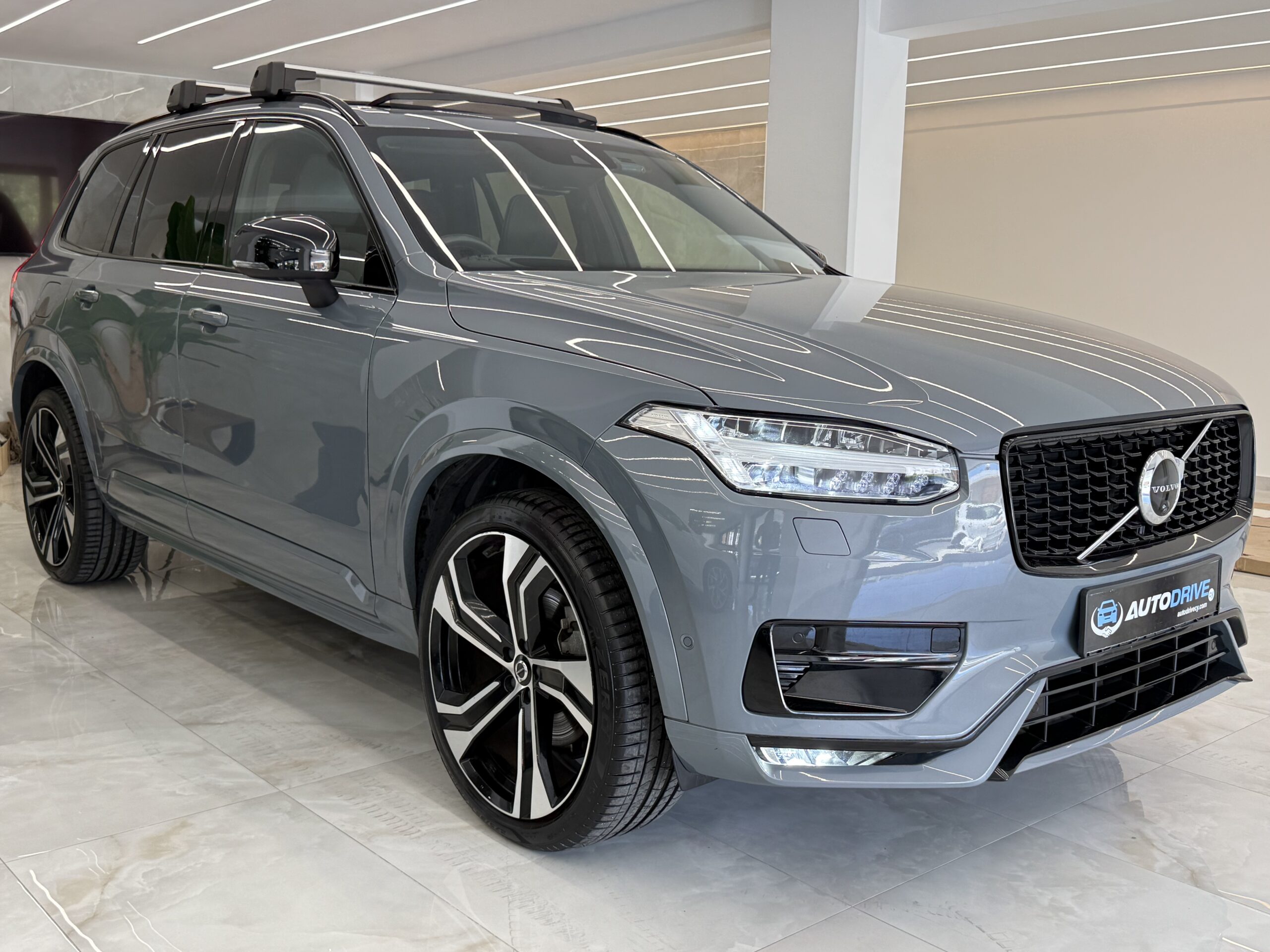 VOLVO XC90 photo 2