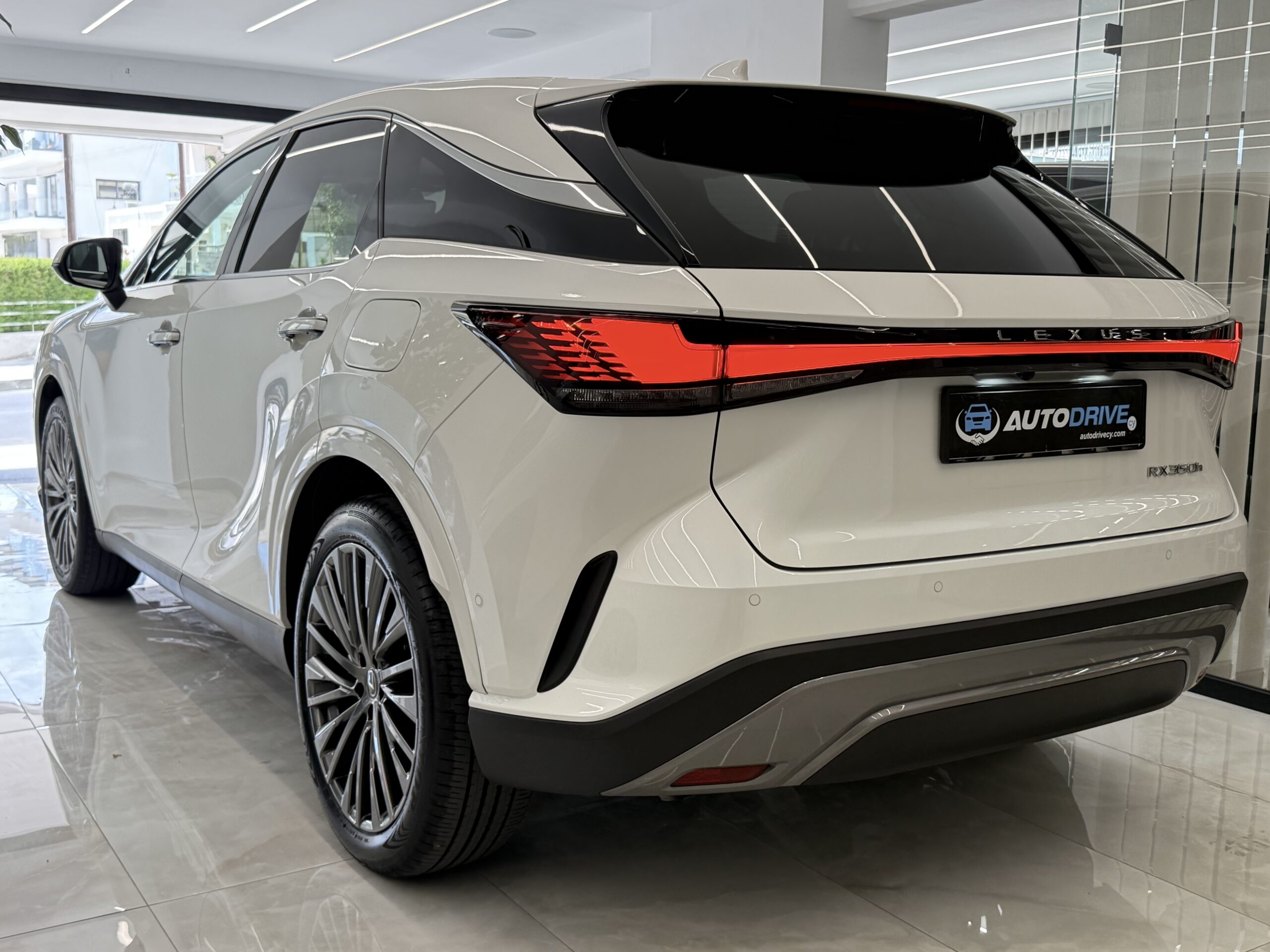 LEXUS RX350H L photo 4