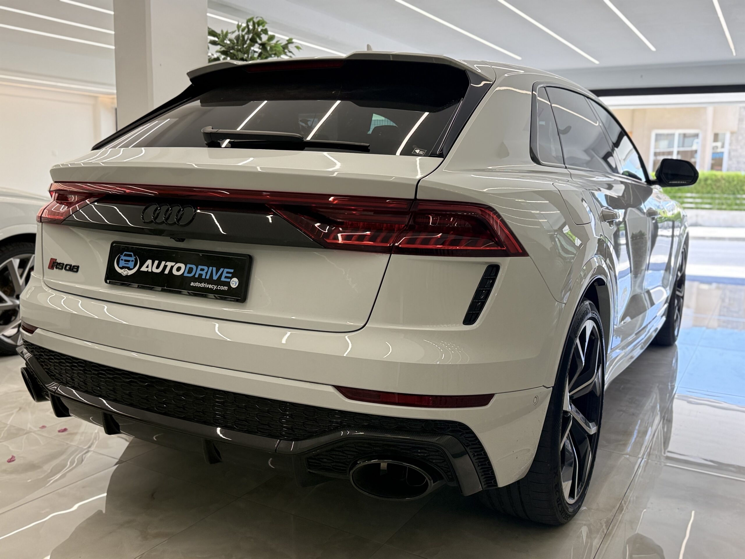 AUDI RSQ8 photo 6