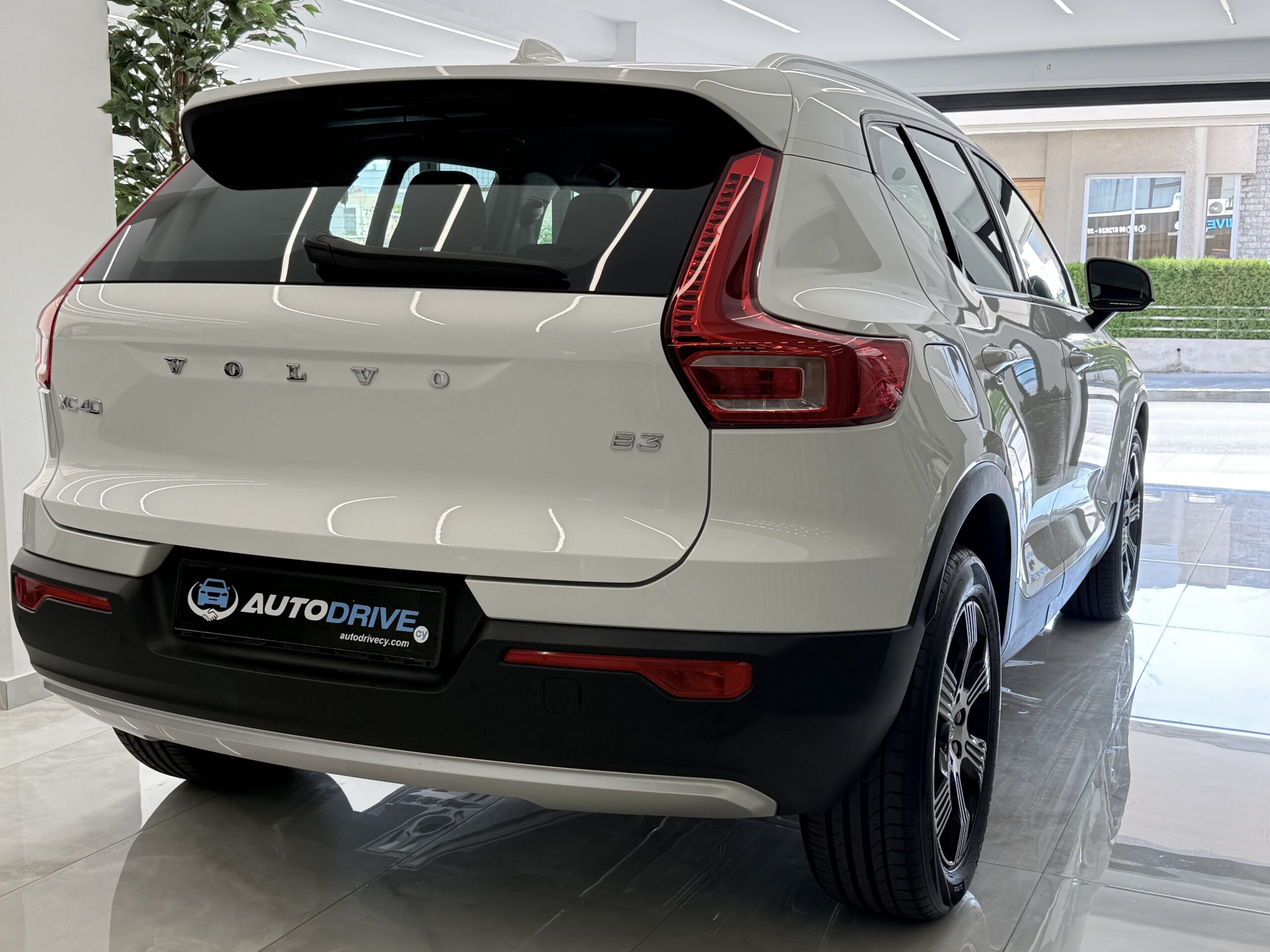 VOLVO XC40 photo 5