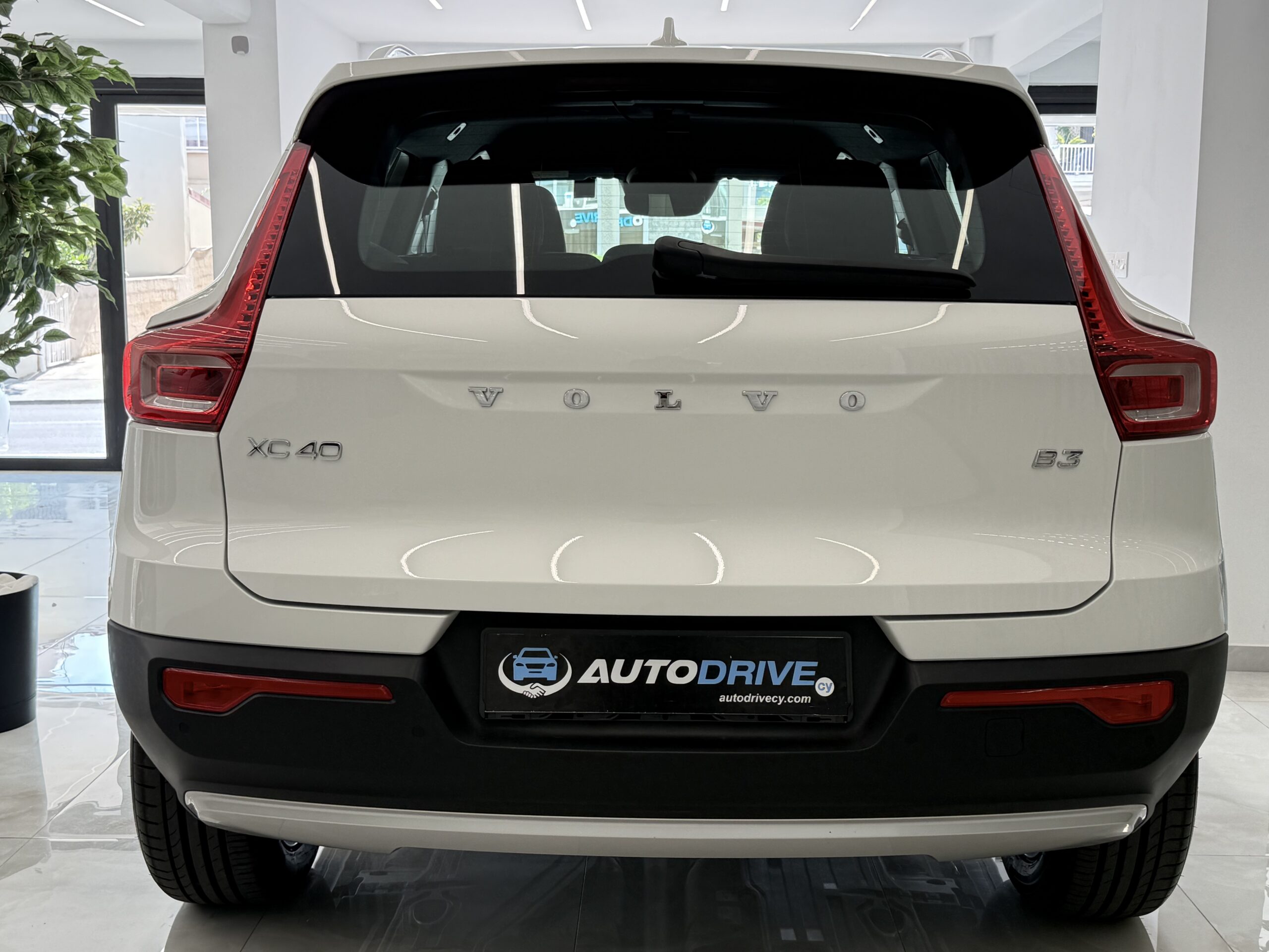 VOLVO XC40 photo 6
