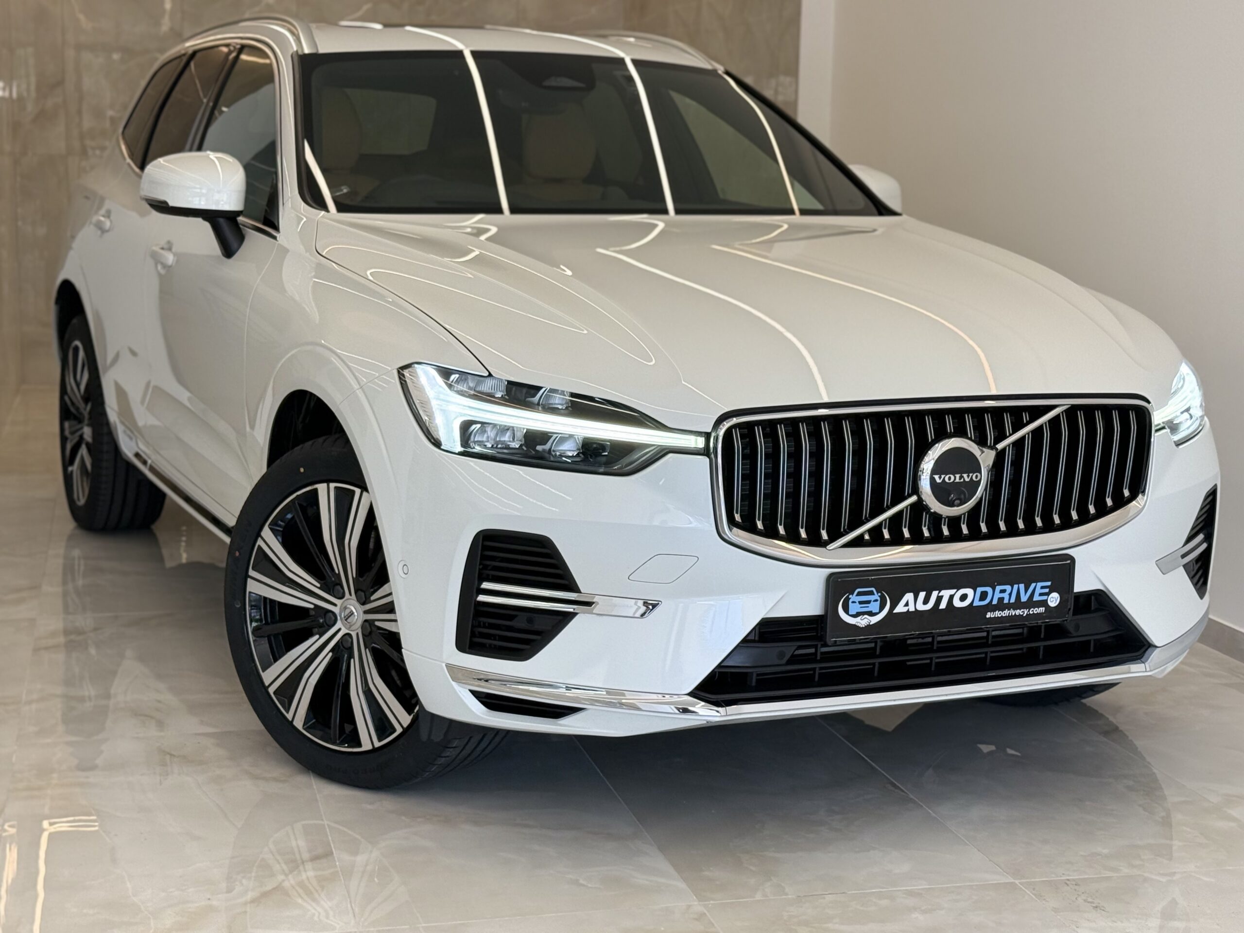 VOLVO XC60 T8