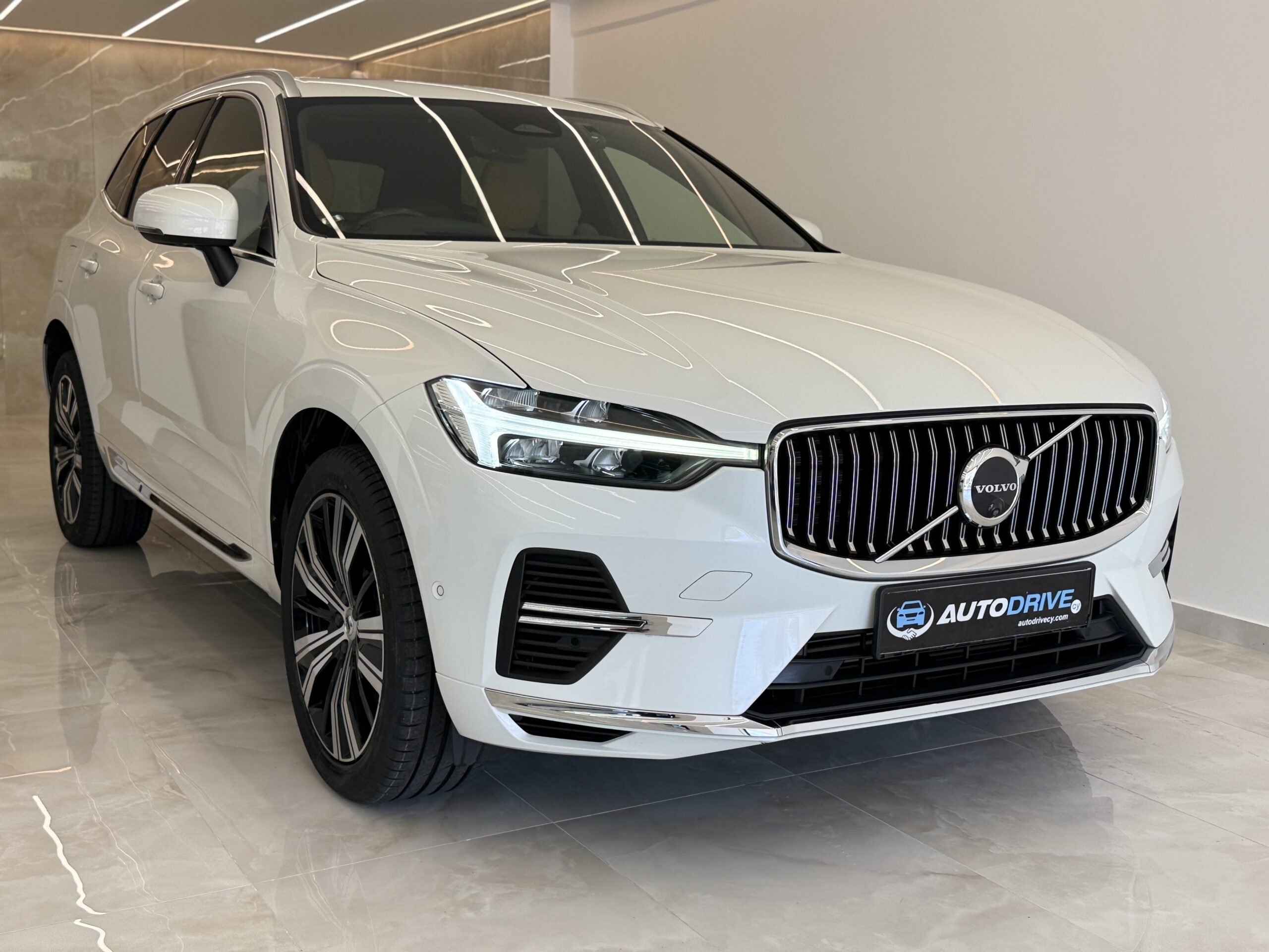 VOLVO XC60 T8 photo 3
