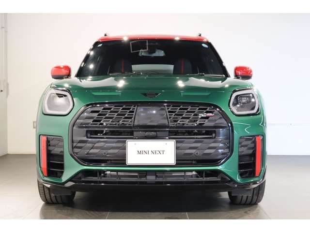 MINI COUNTRYMAN JCW photo 3